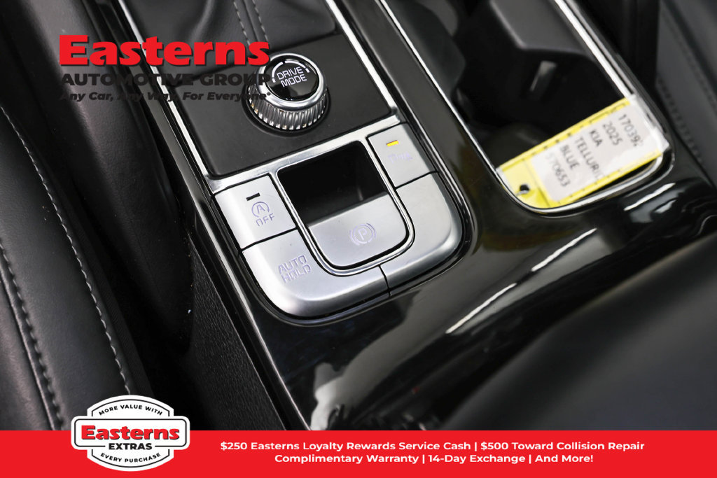 Used 2025 Kia Telluride S FWD image 22