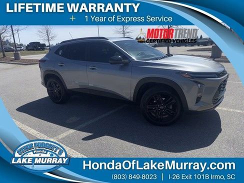 Used 2025 Chevrolet Trax ACTIV w/ Driver Confidence Package image 1