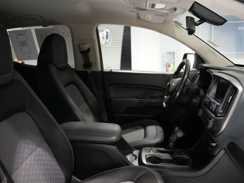 Used 2019 Chevrolet Colorado Z71 w/ Z71 Midnight Edition image 19