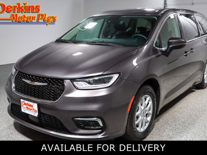Used 2023 Chrysler Pacifica Touring-L