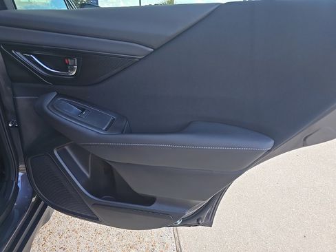 Used 2025 Subaru Outback Premium image 38