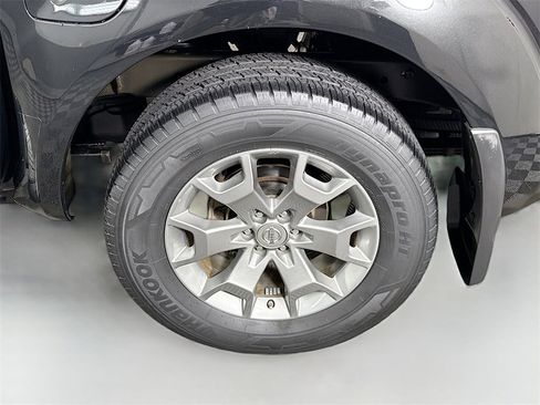 Used 2019 Nissan Frontier SL image 36