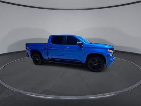 Used 2023 Chevrolet Silverado 1500 Custom w/ 2.7L Blackout Package RWD image 9