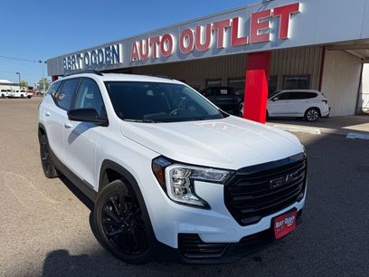 Used 2024 GMC Terrain SLE w/ Driver Convenience Package
