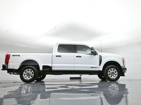 Certified 2023 Ford F250 XLT w/ F-250 >10K GVWR Package image 54