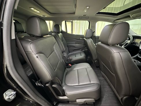 Certified 2023 GMC Acadia SLT w/ Technology Package AWD/4WD image 19