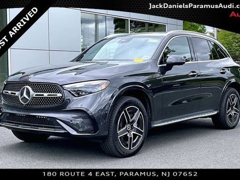 Used 2023 Mercedes-Benz GLC 300 4MATIC image 1