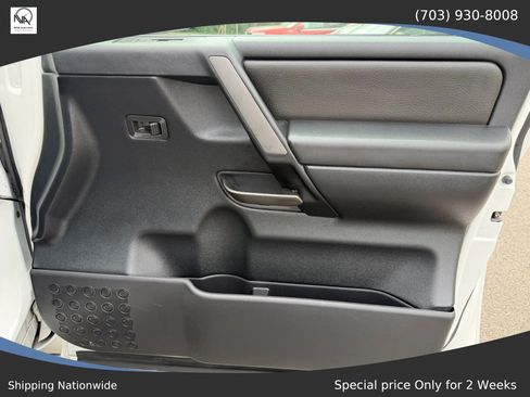 Used 2011 Nissan Titan SL w/ SL Technology Pkg AWD/4WD image 17