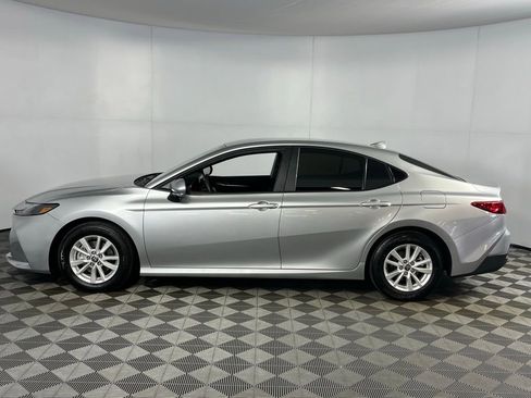 Used 2026 Toyota Camry LE image 11