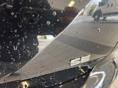 Used 2025 Mitsubishi Outlander SE image 28