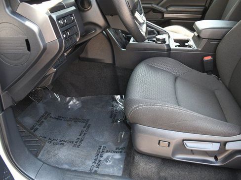 Certified 2025 Toyota 4Runner SR5 AWD/4WD image 15