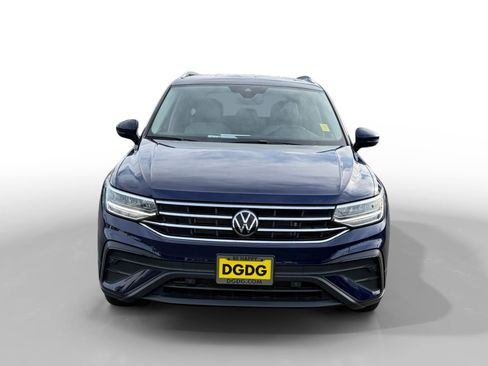 Certified 2022 Volkswagen Tiguan SE image 8