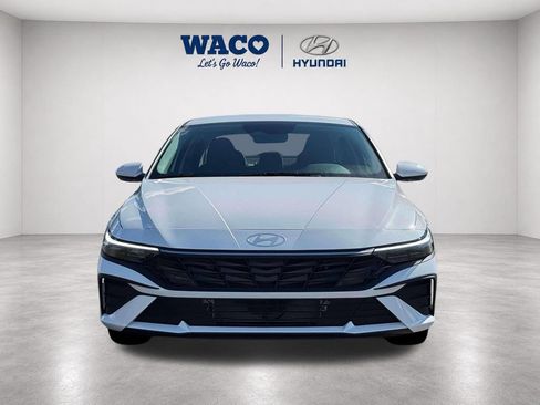 Certified 2026 Hyundai Elantra Hybrid FWD image 2