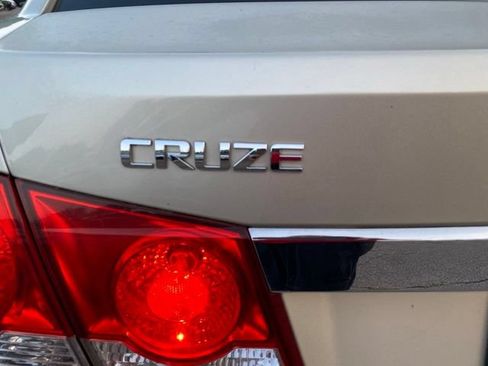 Used 2015 Chevrolet Cruze LT w/ Technology Package FWD image 25