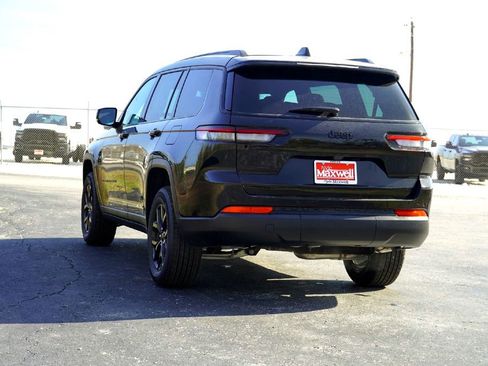 New 2025 Jeep Grand Cherokee L Altitude image 8