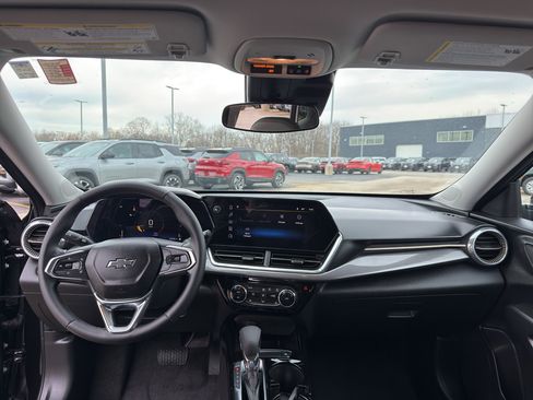 Used 2025 Chevrolet Trax ACTIV w/ Driver Confidence Package FWD image 28