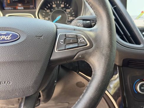 Used 2019 Ford Escape Titanium FWD image 10