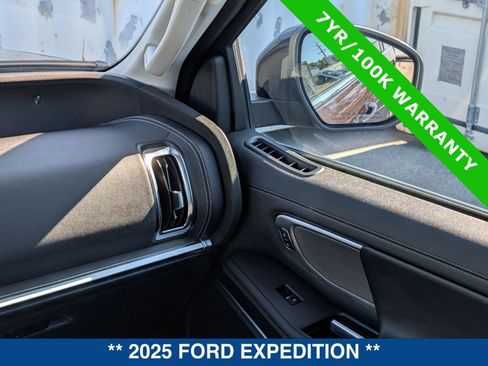 Certified 2025 Ford Expedition Platinum w/ Driver's Package AWD/4WD image 21