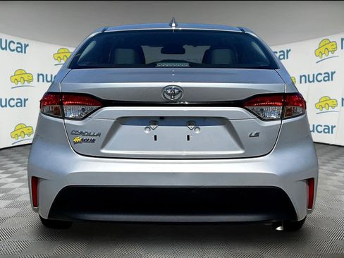 Used 2025 Toyota Corolla LE FWD image 5