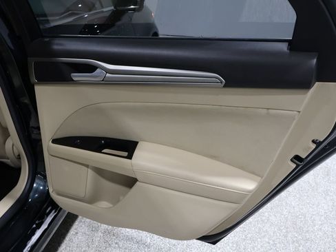 Used 2014 Ford Fusion SE image 22