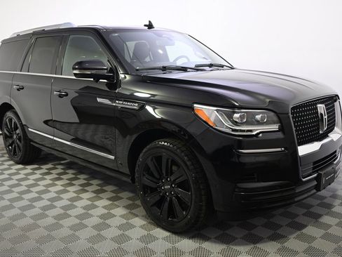 Used 2023 Lincoln Navigator Reserve image 8