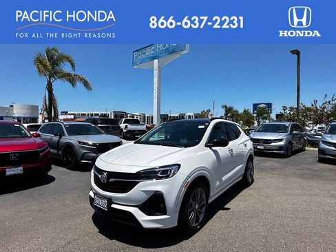 Used 2020 Buick Encore GX Essence w/ Advanced Technology Package FWD image 1