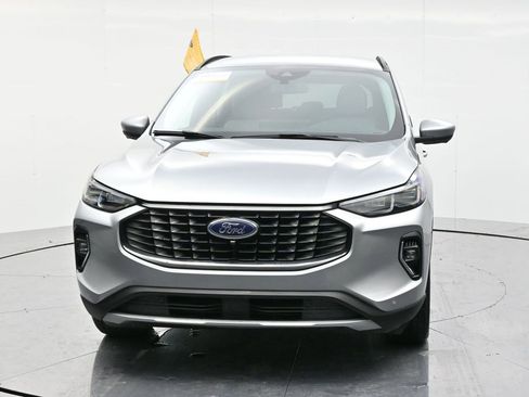 Certified 2023 Ford Escape Platinum image 2