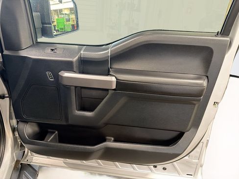 Used 2019 Ford F150 XLT w/ Equipment Group 302A Luxury AWD/4WD image 33
