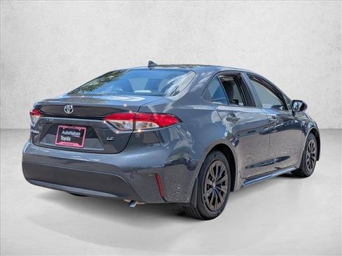 Used 2025 Toyota Corolla LE FWD image 5