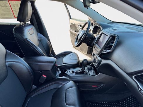 Used 2021 Jeep Cherokee Trailhawk w/ Sun, Sound & Nav Group image 19