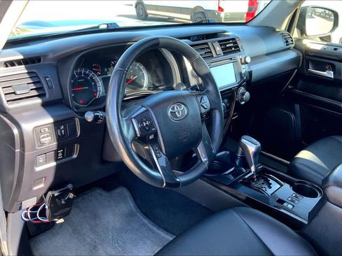 Used 2017 Toyota 4Runner TRD Off-Road Premium image 18