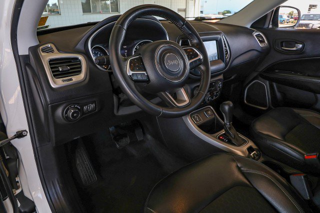 Used 2018 Jeep Compass Latitude w/ Popular Equipment Group FWD image 11