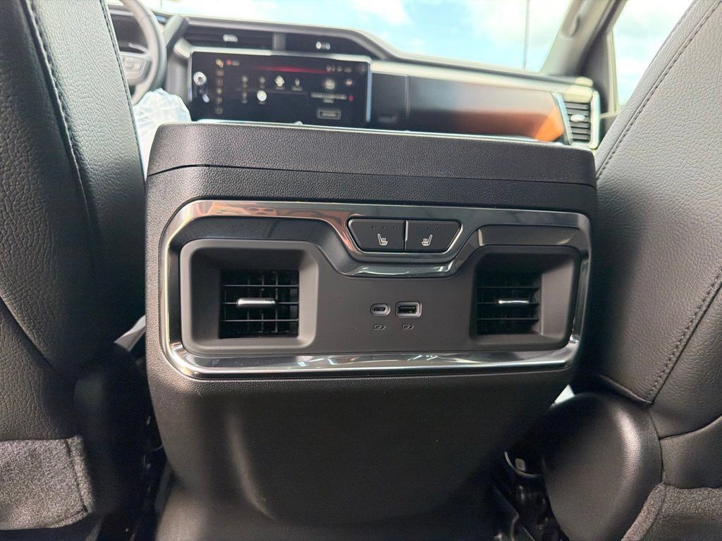 New 2026 GMC Sierra 2500 Denali w/ Denali Reserve Package AWD/4WD image 39