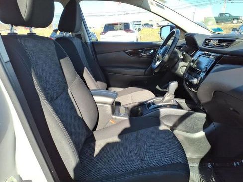 Certified 2022 Nissan Rogue Sport SV AWD/4WD image 9