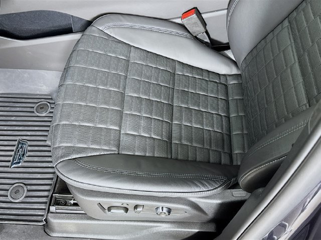 Used 2025 Cadillac Escalade Sport Platinum w/ LPO, Floor Liner Package AWD/4WD image 22