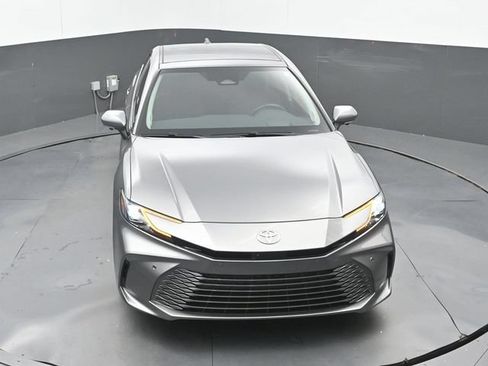 Used 2026 Toyota Camry XLE w/ Premium Plus Package FWD image 28