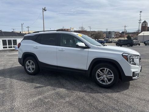 Used 2024 GMC Terrain SLE w/ Driver Convenience Package image 5