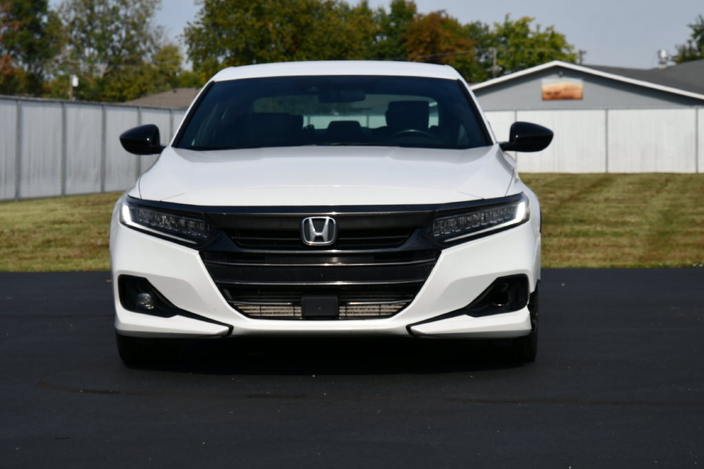 Used 2022 Honda Accord Sport image 2