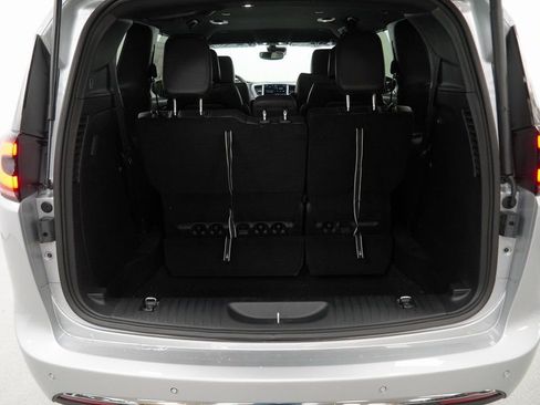New 2026 Chrysler Pacifica Select image 31