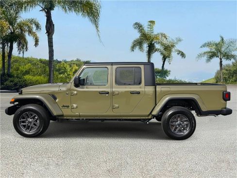 New 2026 Jeep Gladiator Sport image 2
