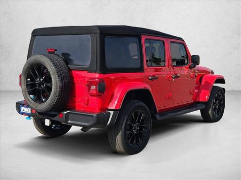Used 2023 Jeep Wrangler Unlimited Sahara AWD/4WD image 5