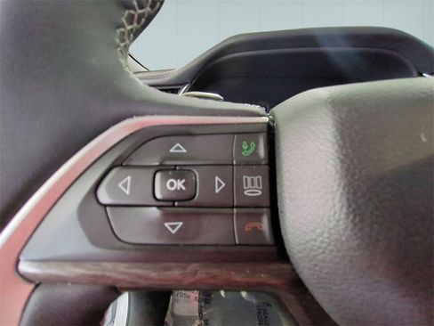 Used 2024 Jeep Grand Cherokee L Limited image 17