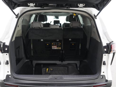 Used 2021 Toyota Sienna LE AWD/4WD image 18