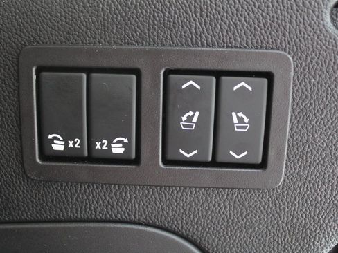 Used 2019 Chevrolet Suburban Premier w/ Premier Plus Edition image 10