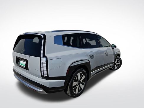 New 2026 Hyundai Ioniq 9 SEL image 5