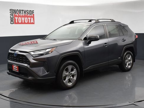 Used 2024 Toyota RAV4 LE AWD/4WD image 8