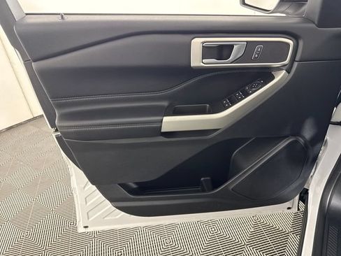 Used 2021 Ford Explorer XLT AWD/4WD image 51