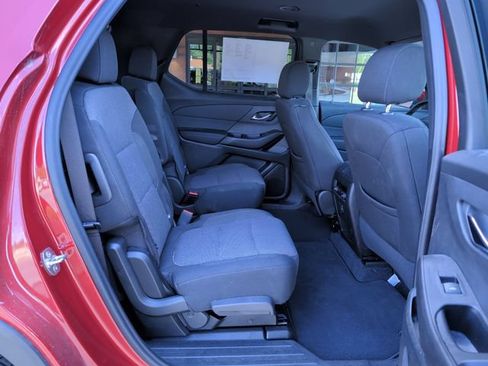 Used 2023 Chevrolet Traverse LT FWD image 29