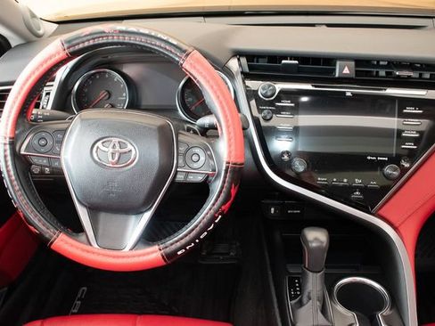 Used 2019 Toyota Camry XSE FWD image 15