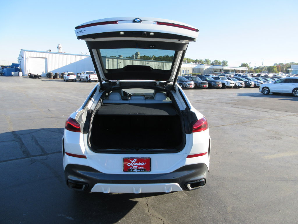Used 2023 BMW X6 xDrive40i w/ M Sport Package AWD/4WD image 7